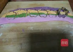 Illustration of how to make rainbow cookies 8