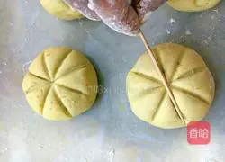 Illustration of how to make steamed pumpkin buns 5