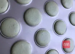 Illustration of how to make Italian macarons 5