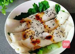 Illustration of how to make Hong Kong-style vegetarian rice rolls 11