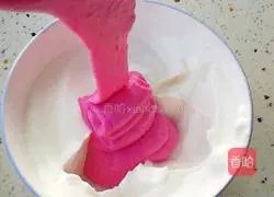 Illustration of how to make dragon fruit cake 9