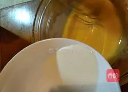 Illustration of how to make cup raisin cake 4