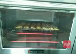 Illustration of how to make longan biscuits 6