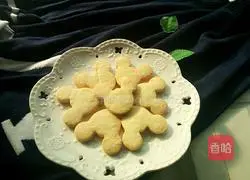 Illustration of how to make Mickey Cookies 9