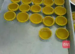 Illustration of how to make puff pastry (egg tart crust) 3