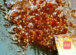 Illustration of how to make Tujia sauce pancake 7