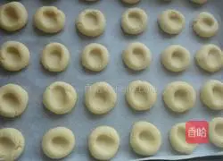 Illustration of how to make blueberry jam biscuits 4