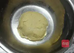 Illustration of how to make golden purple potato rolls 6