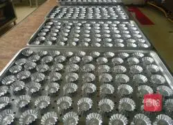 Illustration of how to make cupcakes 9