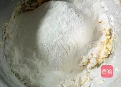 Illustration of how to make Mickey Cookies 4