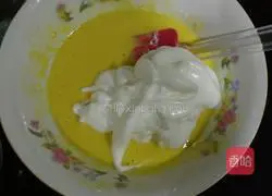 Vanilla Chiffon Cupcake Recipe Illustration 5