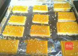 Illustration of how to make crispy mille-feuille cookies (vegetable oil version) 12
