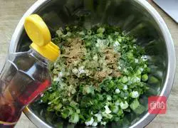 Illustration of making scallion pancake 6