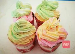Illustration of how to make cream cup cake 7