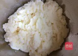 Illustration of how to make classic kadasch puffs 3