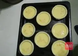 Illustration of how to make fruity egg tarts 4