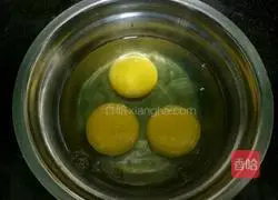 Illustration of how to make microwave egg tarts 3