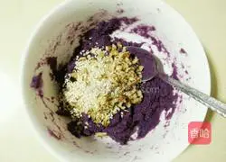 Illustration of how to make purple sweet potato filling 7