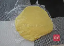 Milk Illustration of how to make fragrant biscuits 10