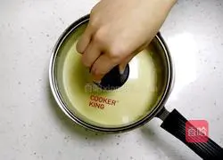 Illustration of how to make waffles for quick breakfast in one step