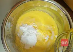 Illustration of how to make chiffon cake (eight inches) 3