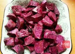 Illustration of how to make shredded purple sweet potato 3