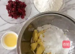 Illustration of how to make cranberry cookies (sweet, sour and fragrant) 1