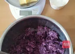 Illustration of how to make purple sweet potato cake 2
