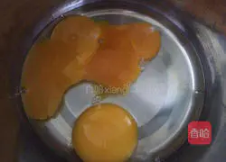 Illustration of how to make egg yolk biscuits 2