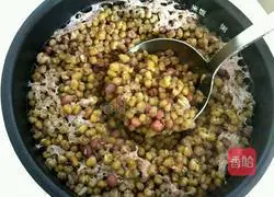 Illustration of how to make double bean paste 3