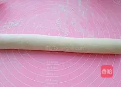 Illustration of how to make bean paste buns 9