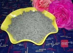 Illustration of how to make walnut and black sesame paste 10