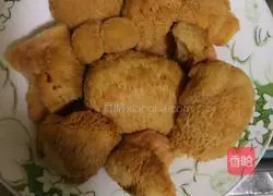 Illustration of how to make rye whole wheat flour monkey mushroom biscuits 2