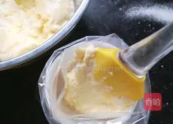 Illustration of how to make oil-free egg biscuits 12