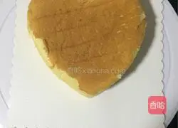 Illustration of how to make a small cream cake 2