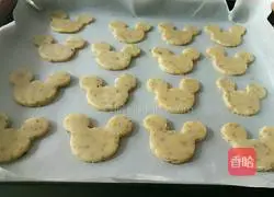 Mickey Sesame Illustration of how to make cookies 7
