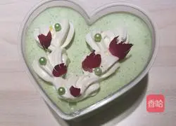 Illustration of how to make four-leaf clover mousse cake 12