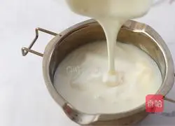 Illustration of how to make yogurt pineapple mousse cup 7