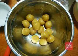 Walnut Crisp Recipe Illustration 5