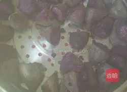Illustration of how to make purple sweet potato cake 1