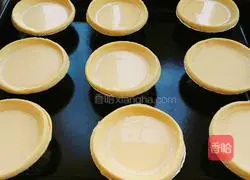 Illustration of how to make whole egg tarts 8