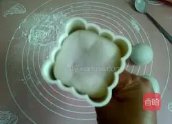 Red wine cranberry snow skin mooncake recipe 12