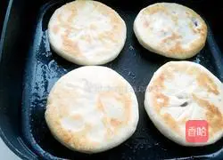 Illustration of how to make bean paste cake 13