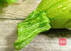 Illustration of how to make small pumpkin snacks 14