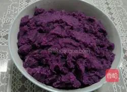 Illustration of how to make golden purple potato rolls 2