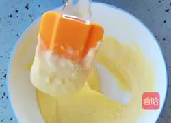 Illustration of how to make chiffon cake 3