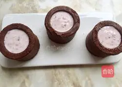 Cocoa cup cake (raspberry yogurt filling) recipe 16