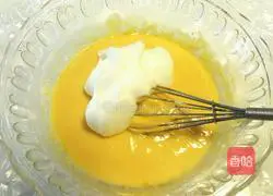 Illustration of how to make chiffon cake 15