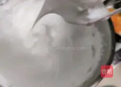 Strawberry Cream Cup Cake Recipe Illustration 3