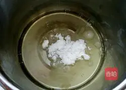 Illustration of how to make cheese and dried fruit cup cake 8